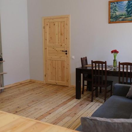 Historic Apartment With Wooden Floors In The Hearth Of Old-Town リガ エクステリア 写真