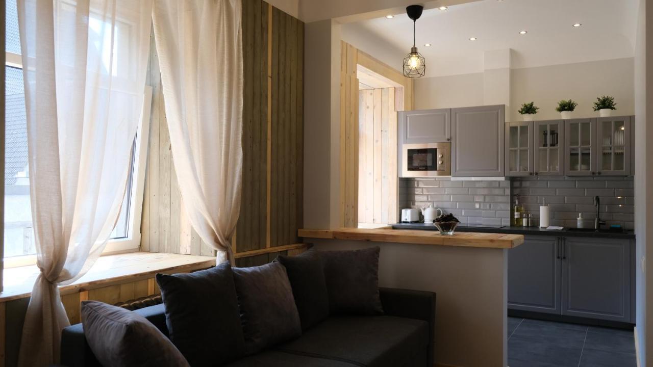 Historic Apartment With Wooden Floors In The Hearth Of Old-Town リガ エクステリア 写真