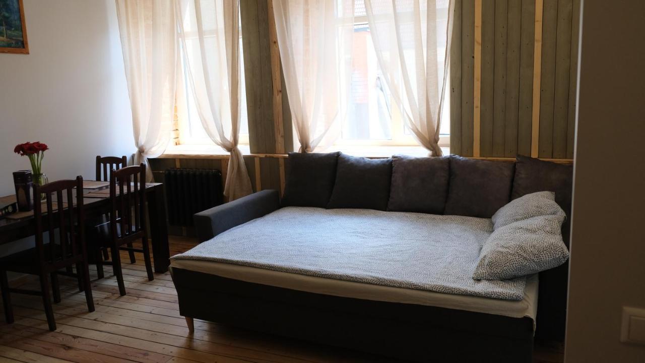 Historic Apartment With Wooden Floors In The Hearth Of Old-Town リガ エクステリア 写真