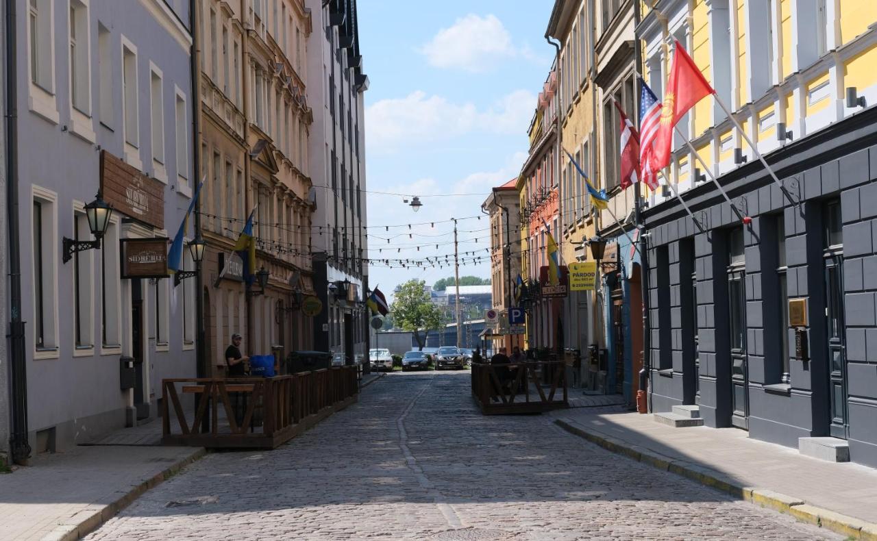 Historic Apartment With Wooden Floors In The Hearth Of Old-Town リガ エクステリア 写真